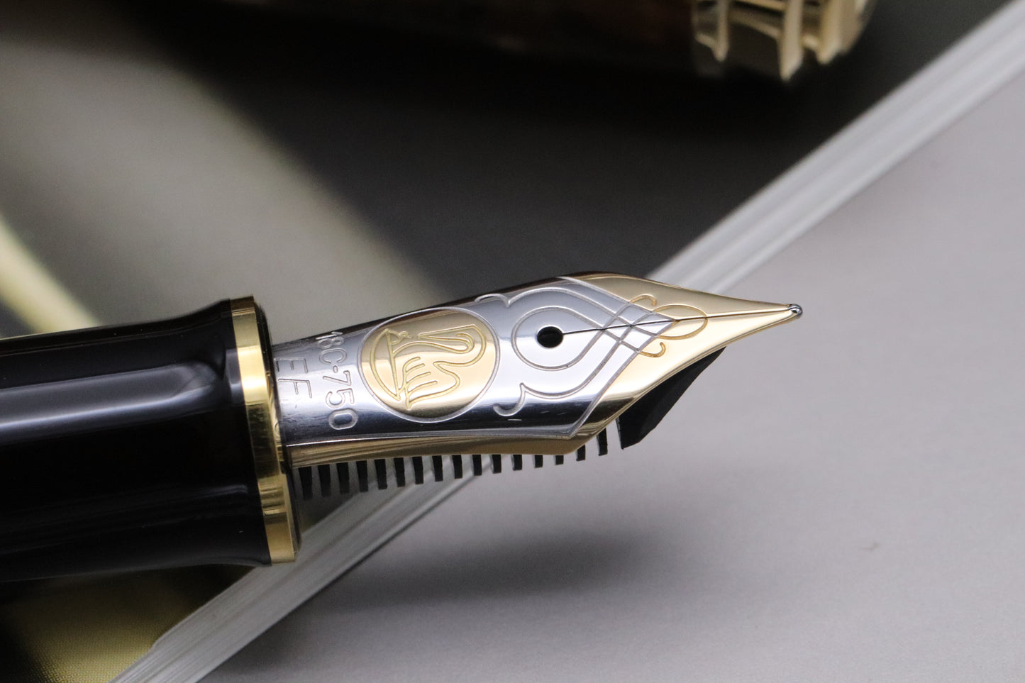 Pelikan Souveran M800 Renaissance Brown Fountain Pen - UNUSED - EF Nib