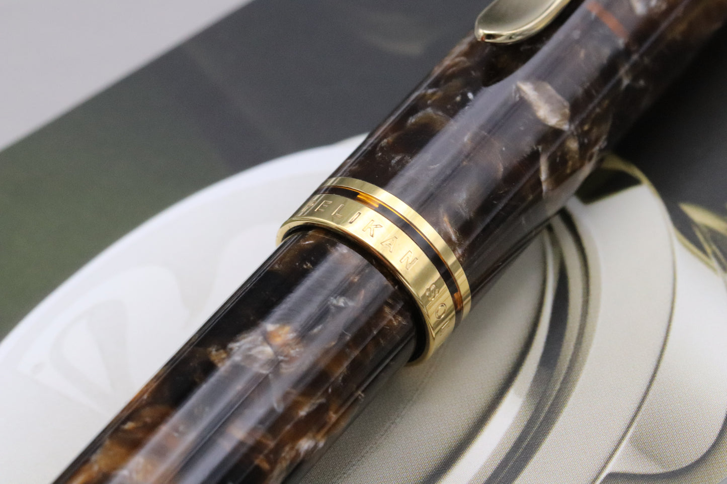 Pelikan Souveran M800 Renaissance Brown Fountain Pen - UNUSED - EF Nib