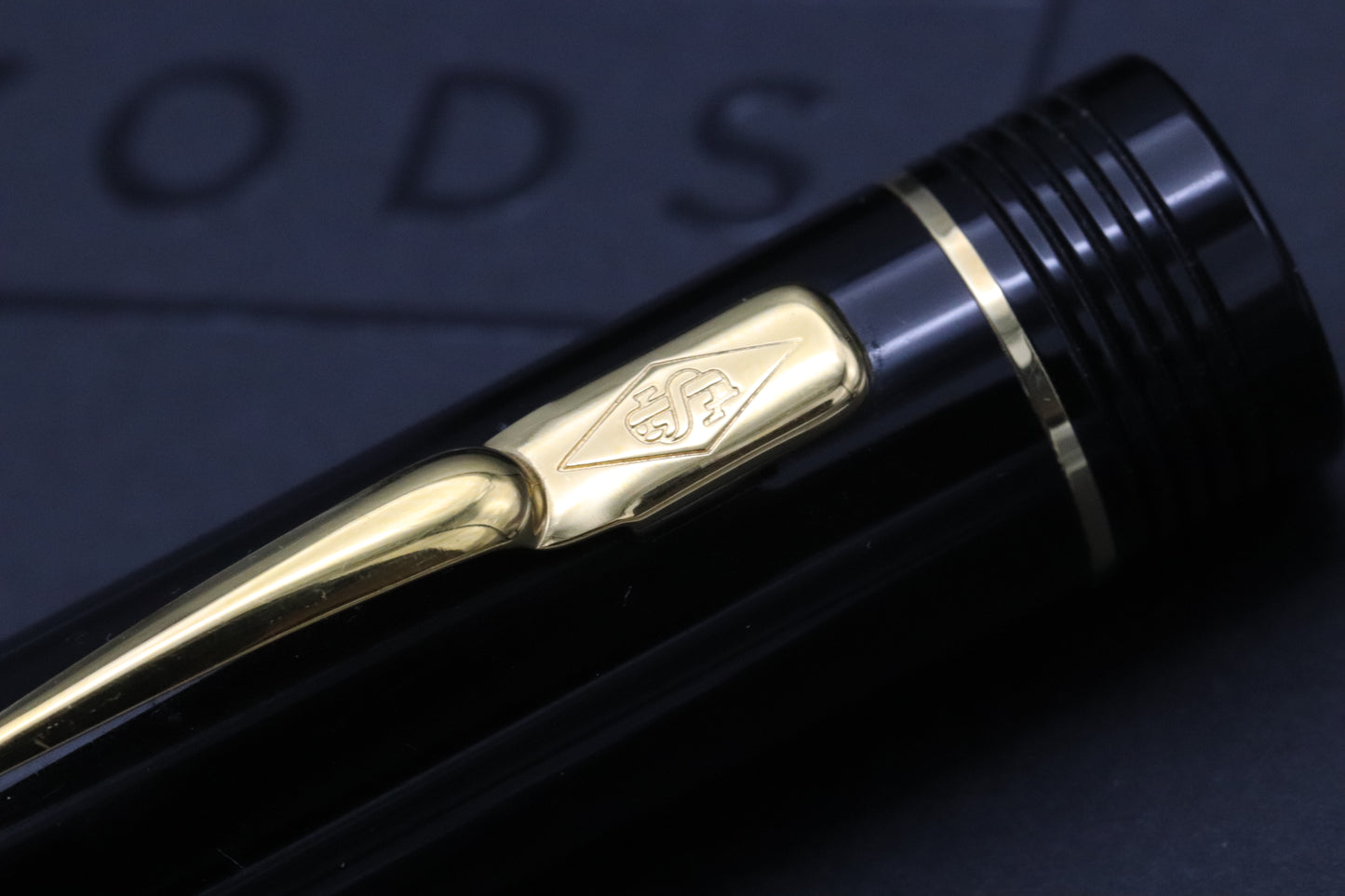 Conway Stewart Churchill Black Fountain Pen
