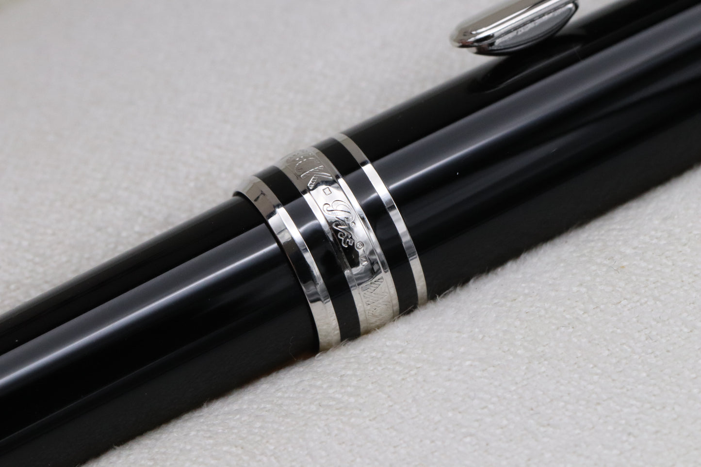 Montblanc Meisterstück 164 Classique Platinum-Coated Ballpoint Pen