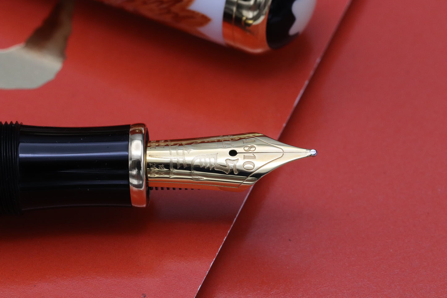 Montblanc Year of the Golden Dragon 888 Meissen Fountain Pen - UNUSED