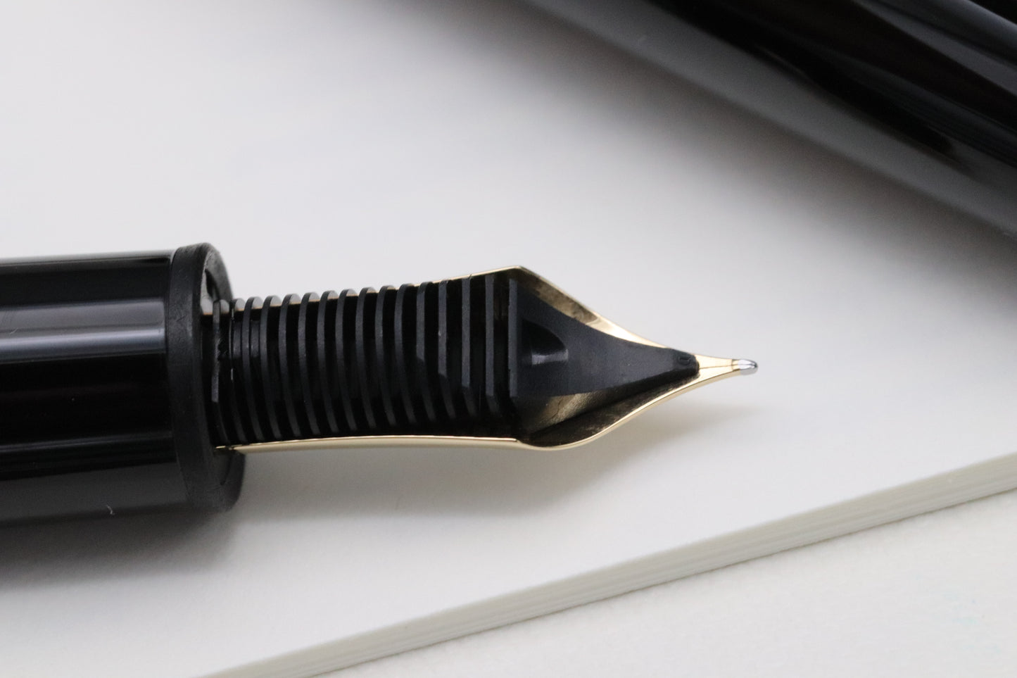 Montblanc Meisterstuck 146 LeGrand Platinum-Coated Fountain Pen - EF Nib