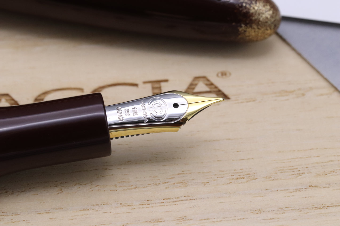 Taccia Kin-tsugi Azukinezu Urushi LE50 Fountain Pen - DIPPED