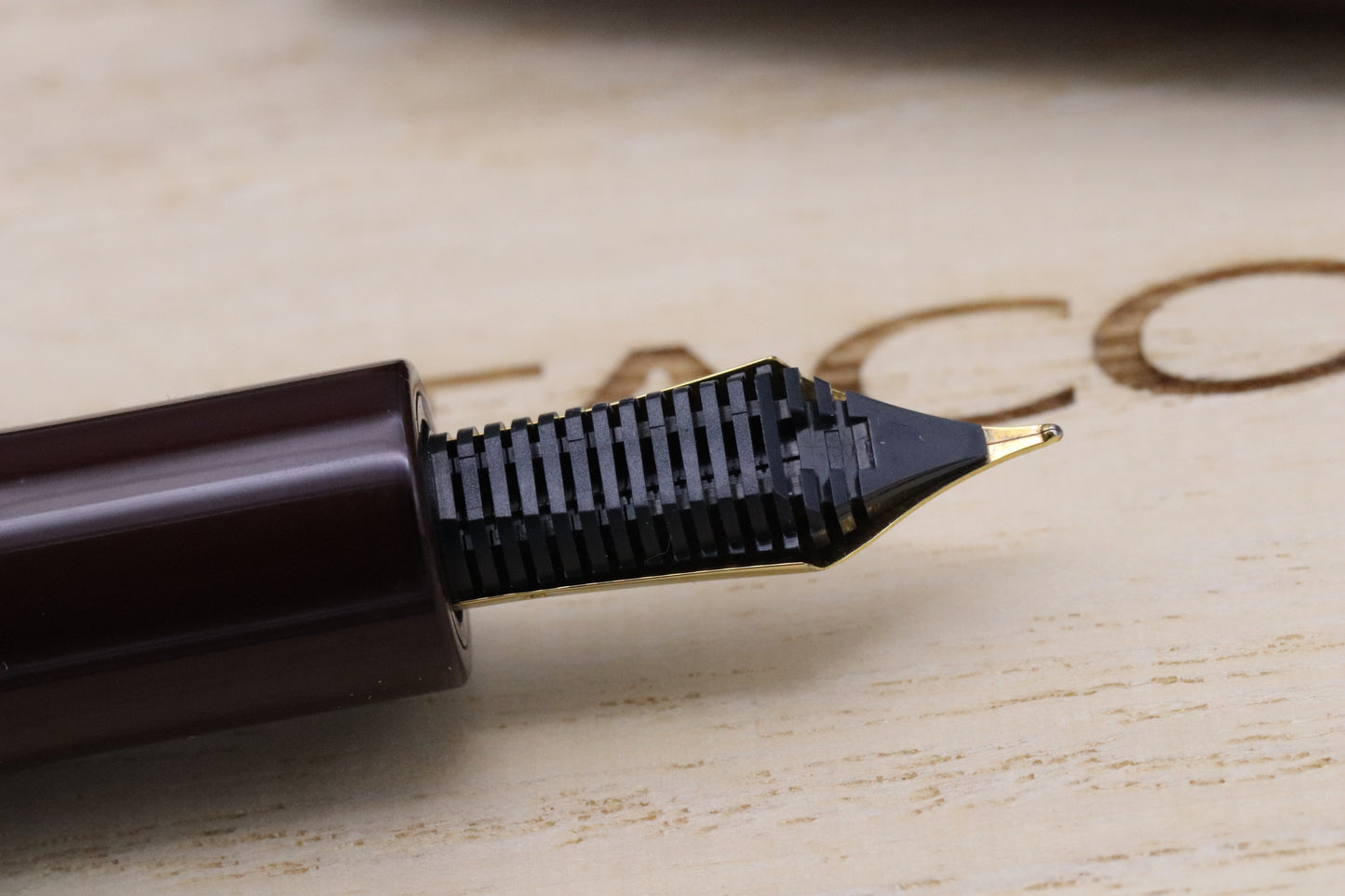 Taccia Kin-tsugi Azukinezu Urushi LE50 Fountain Pen - DIPPED