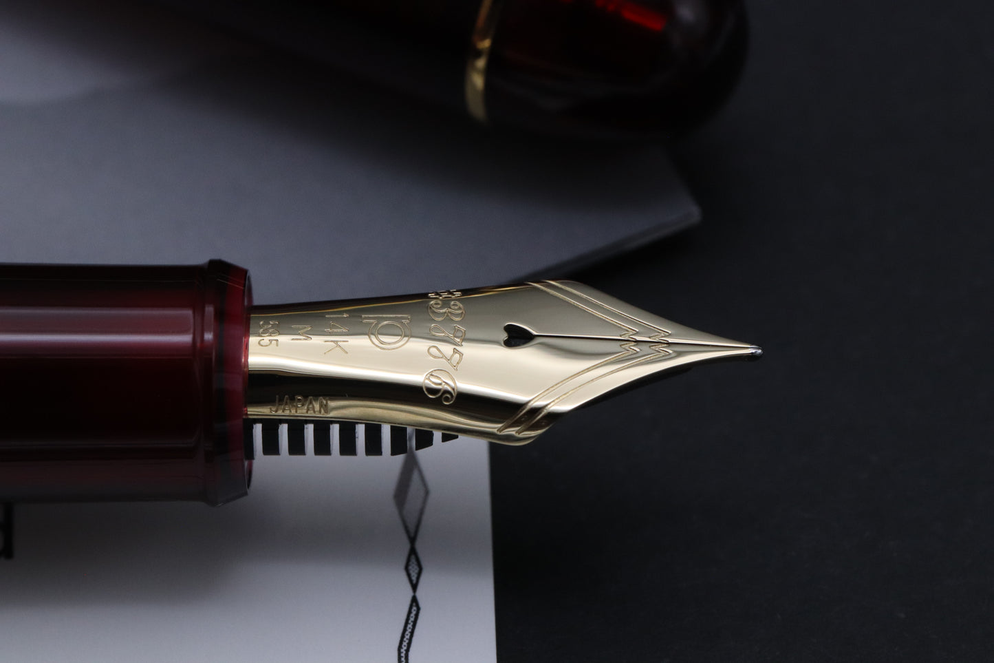 Platinum 3776 Bourgogne Red Fountain Pen - M Nib - UNUSED