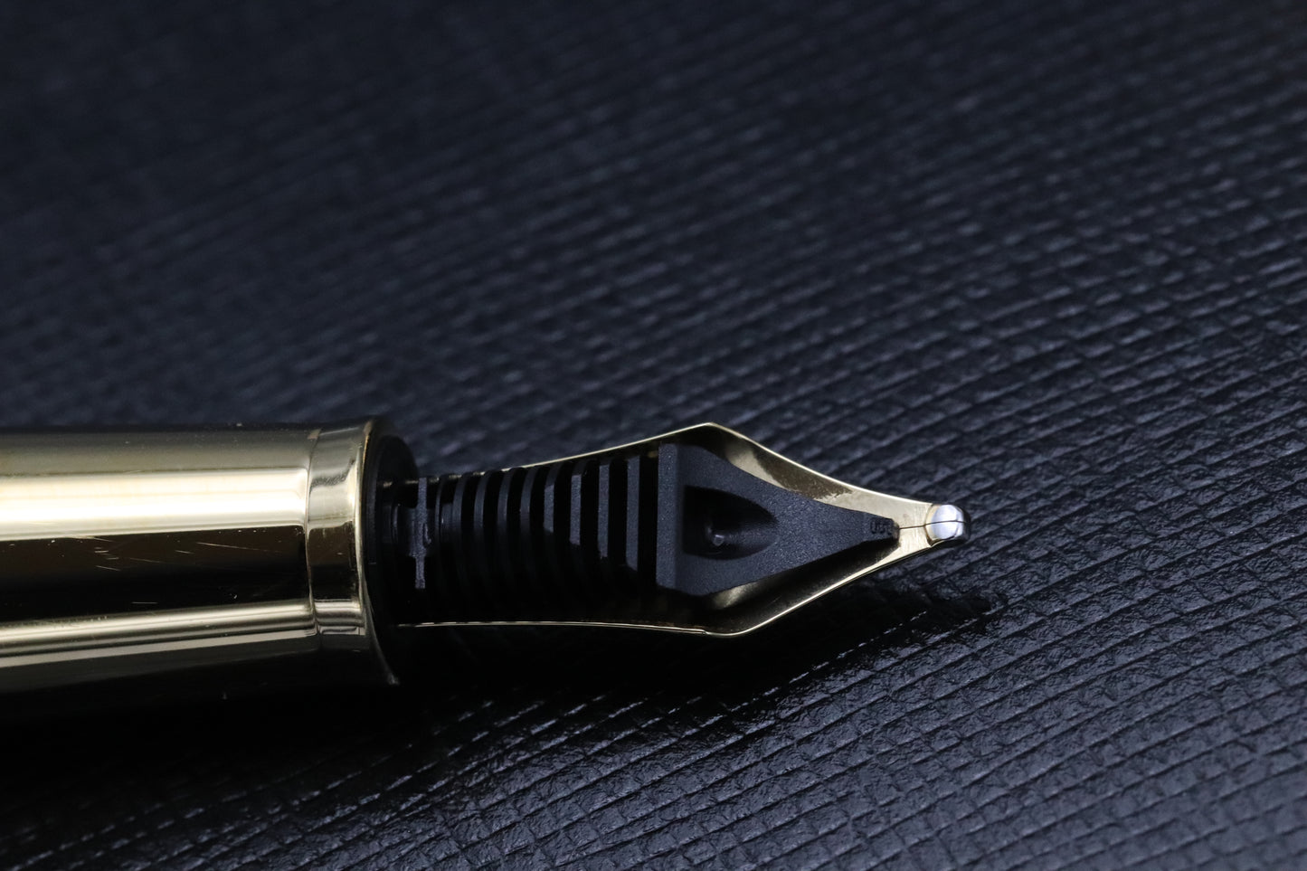 Montblanc Meisterstuck Classique Around The World in 80 Days Doue Fountain Pen - BB