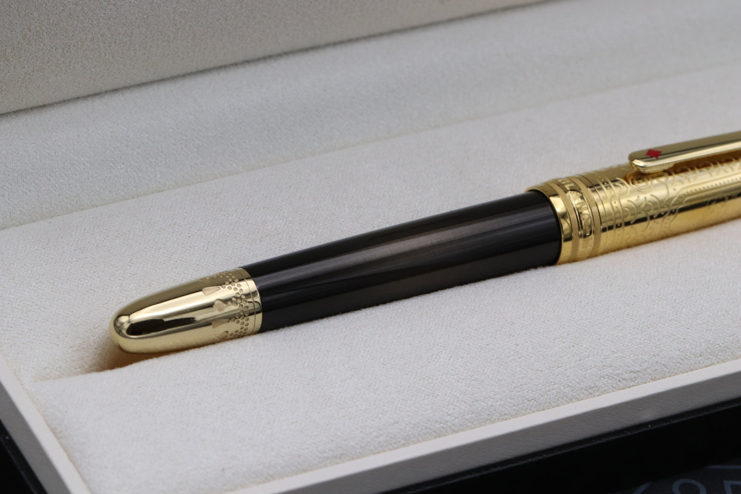 Montblanc Meisterstuck Classique Around The World in 80 Days Doue Fountain Pen - BB
