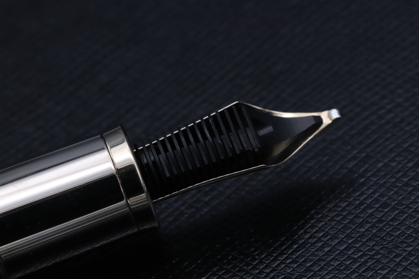 Montblanc Legend of Zodiacs The Pig LE512 Fountain Pen - BB Nib