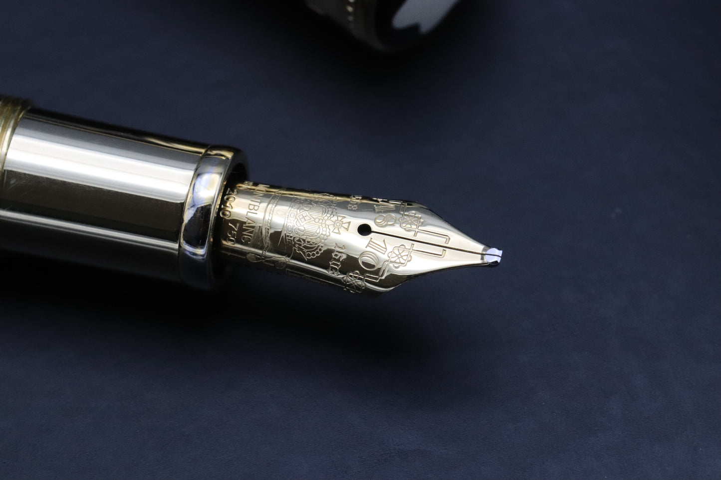 Montblanc Patron of Art Elizabeth I 4810 Fountain Pen – BB Nib