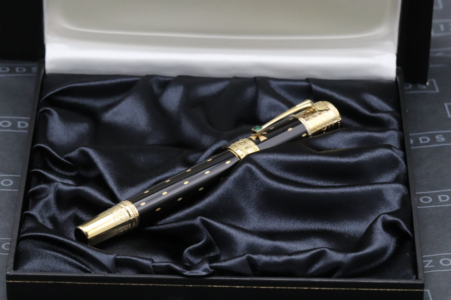 Montblanc Patron of Art Elizabeth I 4810 Fountain Pen – BB Nib