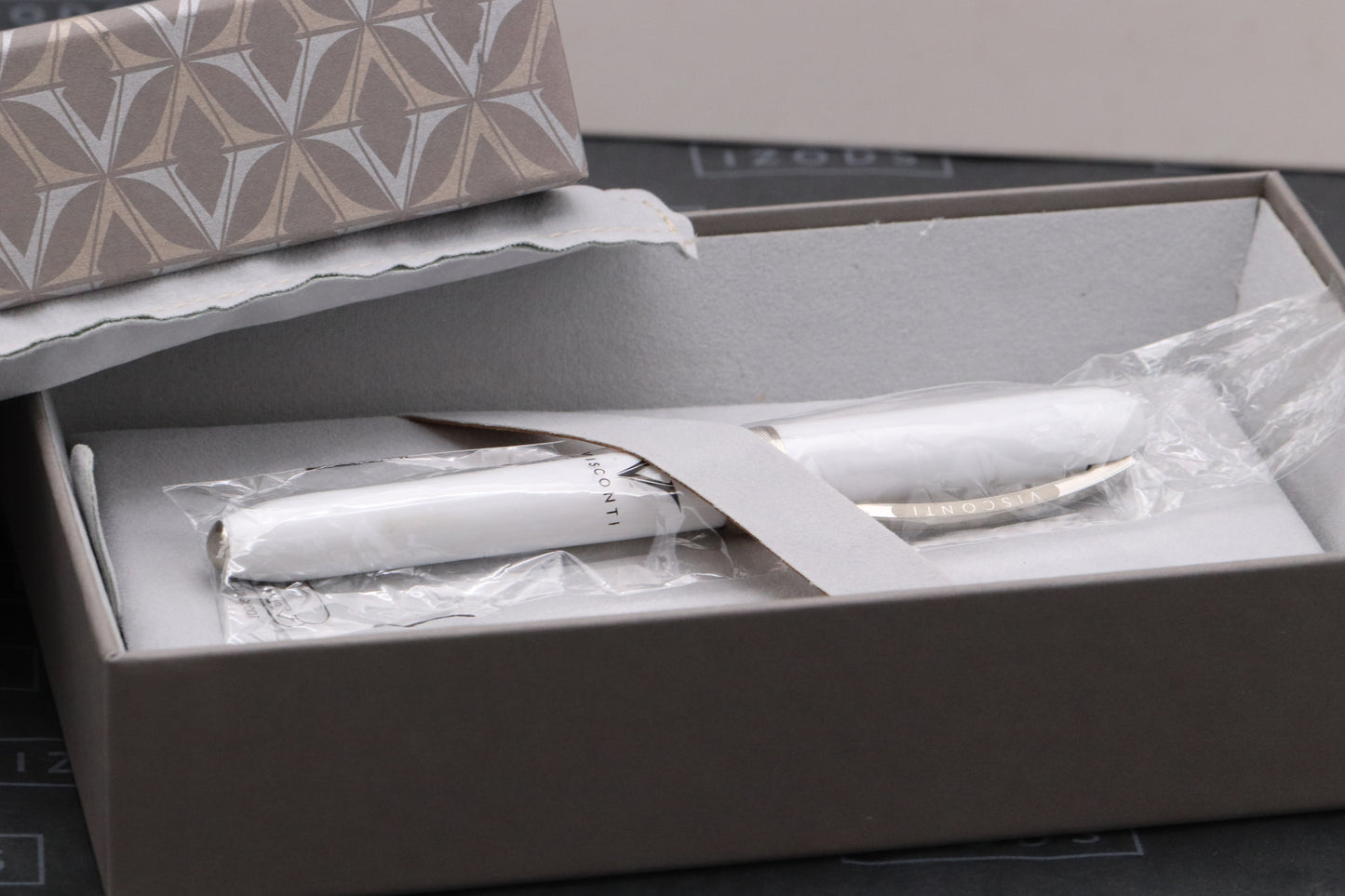 Visconti Rembrandt White Marble Resin Fountain Pen - Fine Nib