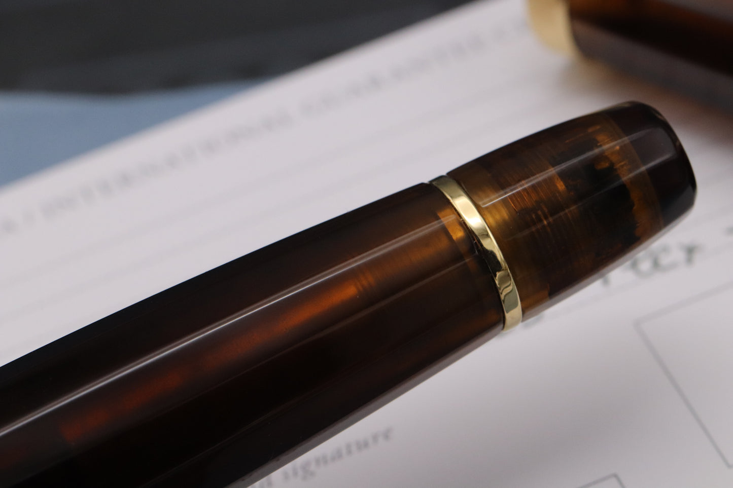 SCRIBO Feel Ambra Fountain Pen - 14k Flex Fine Nib