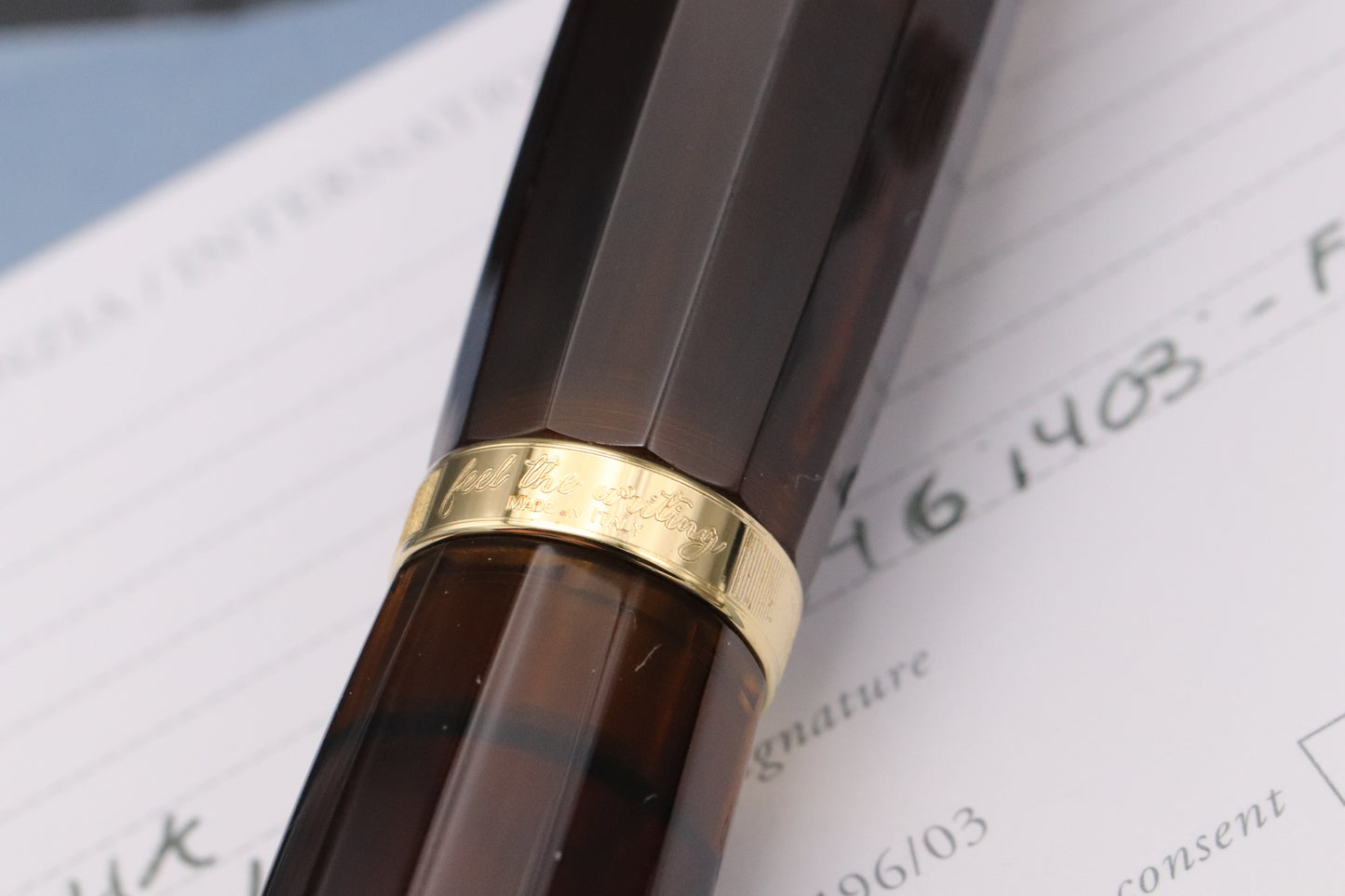 SCRIBO Feel Ambra Fountain Pen - 14k Flex Fine Nib