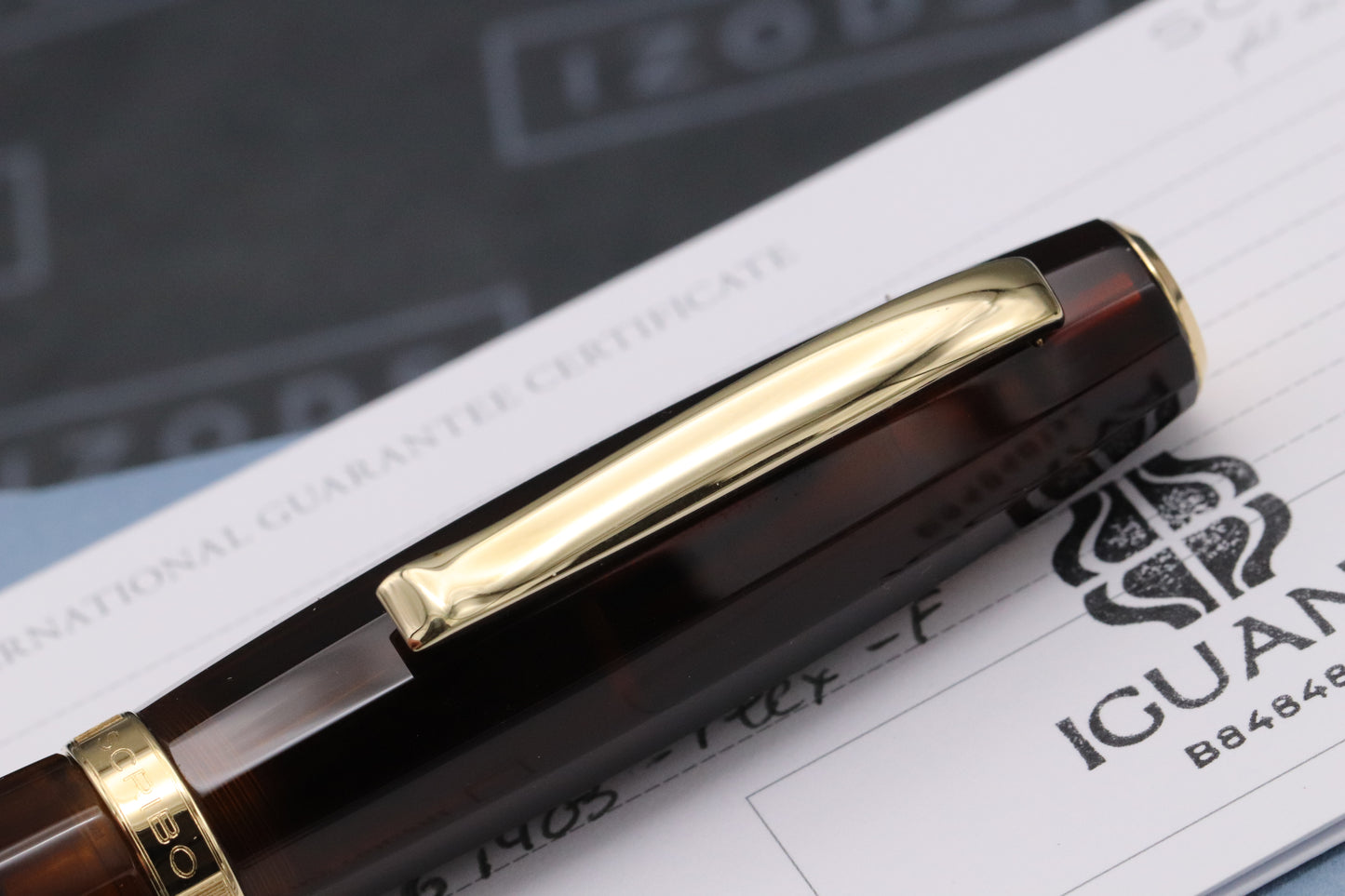 SCRIBO Feel Ambra Fountain Pen - 14k Flex Fine Nib