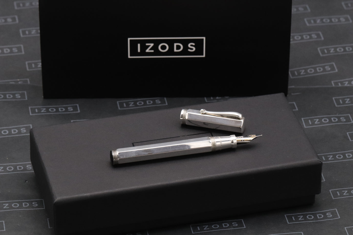 Montegrappa Reminiscence Smooth Faceted Sterling Silver Fountain Pen