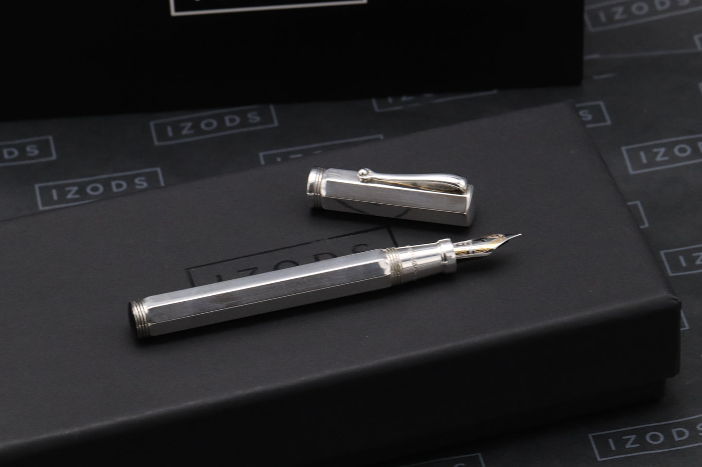 Montegrappa Reminiscence Smooth Faceted Sterling Silver Fountain Pen