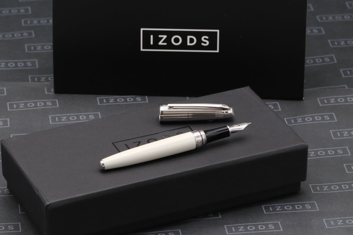 Caran d'Ache Leman Bicolor White Fountain Pen