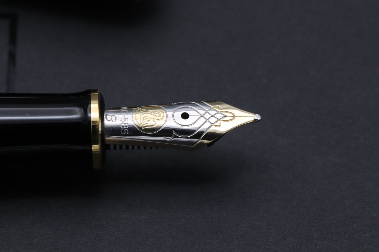 Pelikan Souveran M600 Red Black Fountain Pen