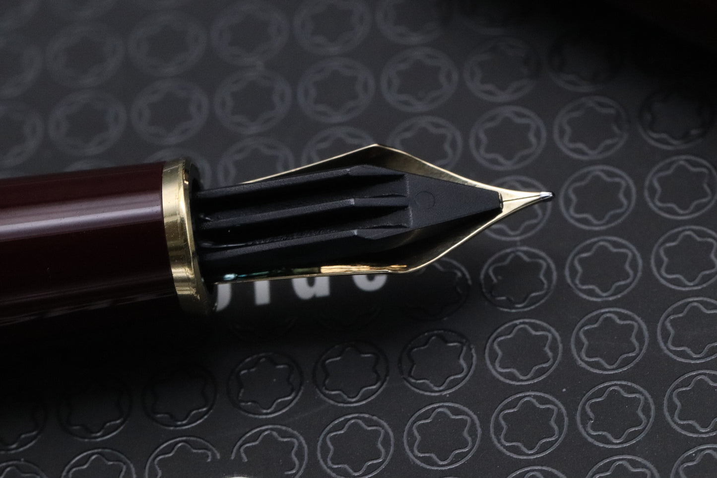Montblanc Meisterstuck 144 Classique Bordeaux Fountain Pen - EF Nib