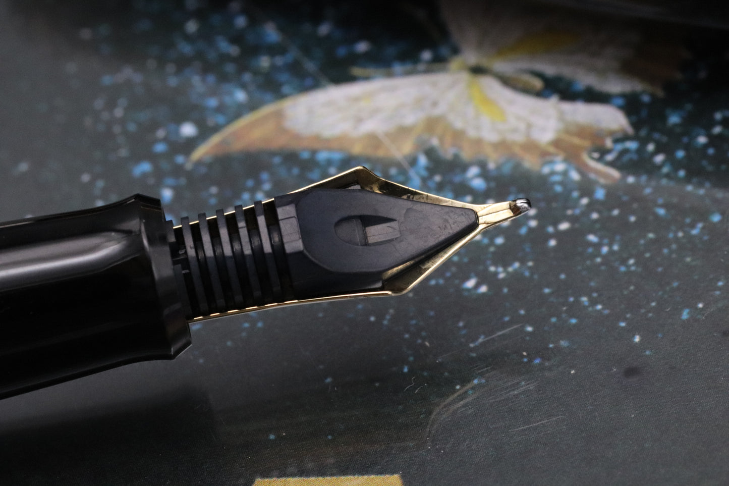 Namiki Yukari Yozakura Maki-e Raden Yumi Fountain Pen