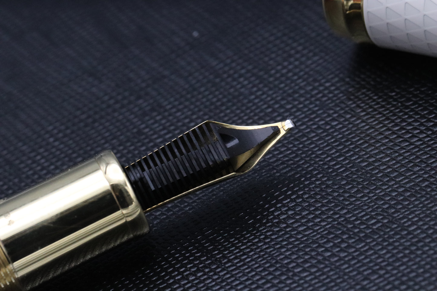 Montblanc Patron of Art Max von Oppenheim 888 Fountain Pen - BB Nib