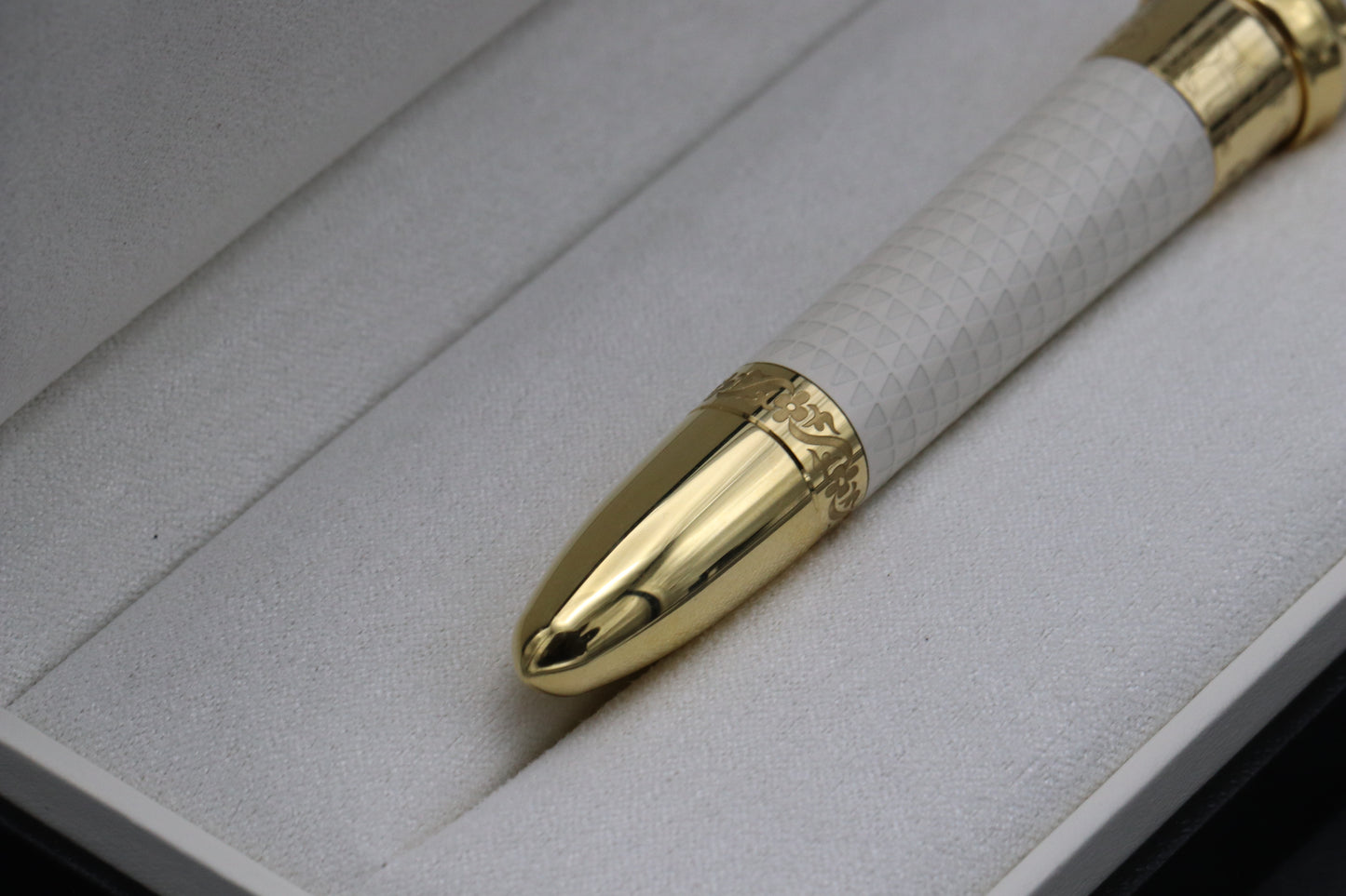 Montblanc Patron of Art Max von Oppenheim 888 Fountain Pen - BB Nib