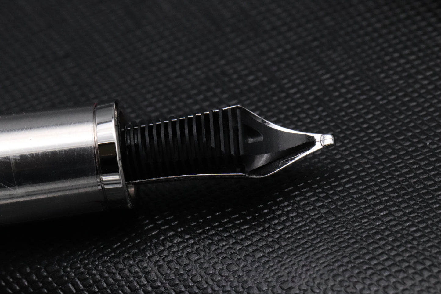 Montblanc Legend of Zodiacs The Snake LE512 Fountain Pen - BB Nib