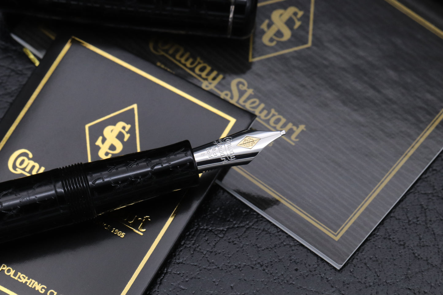 Conway Stewart Winston Chartwell Limited Edition Fountain Pen - Broad Nib