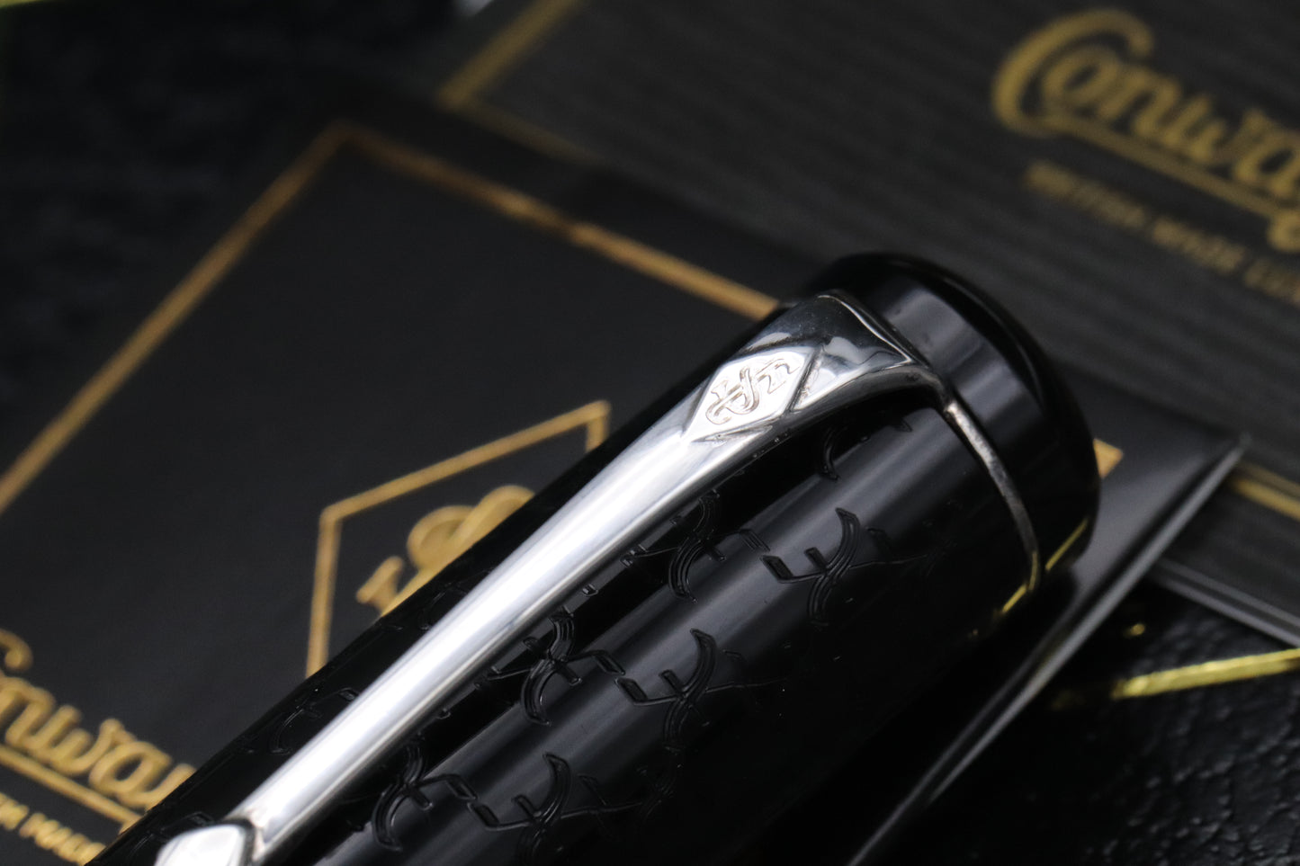 Conway Stewart Winston Chartwell Limited Edition Fountain Pen - Broad Nib
