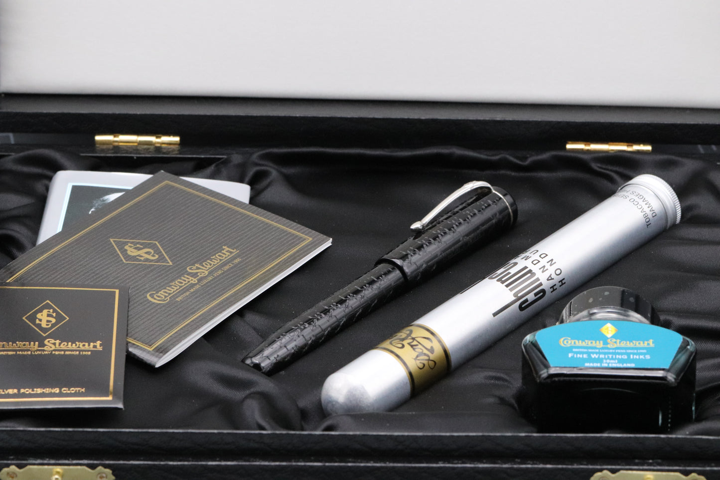 Conway Stewart Winston Chartwell Limited Edition Fountain Pen - Broad Nib
