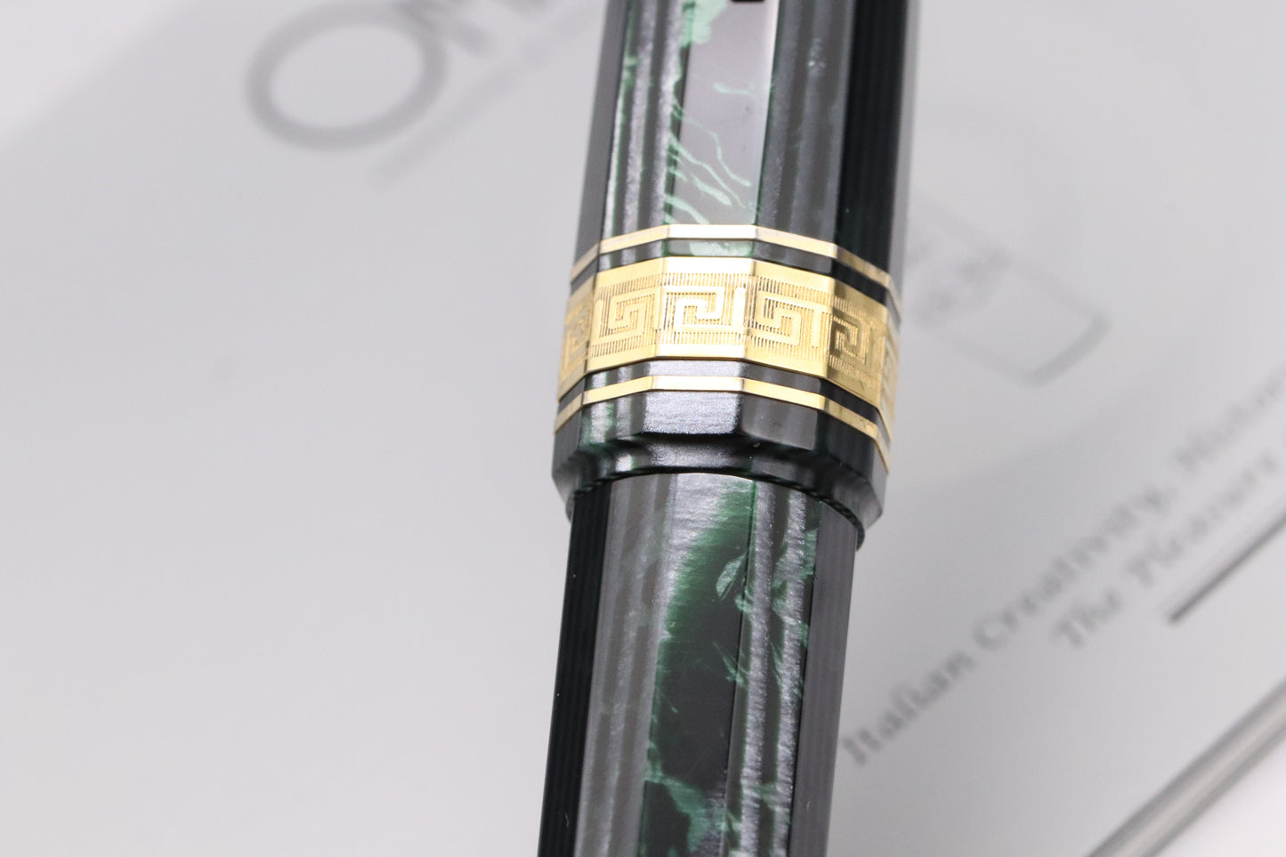 Omas Paragon Arco Verde Celluloid Gold LE80 Fountain Pen - Extra Flessible Nib