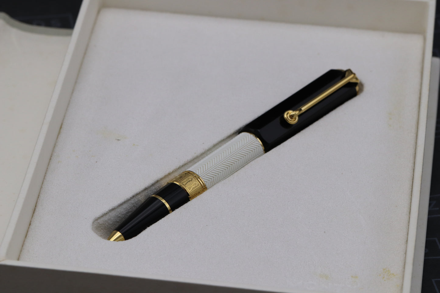 Montblanc Writers Edition William Shakespeare Ballpoint Pen - UNUSED