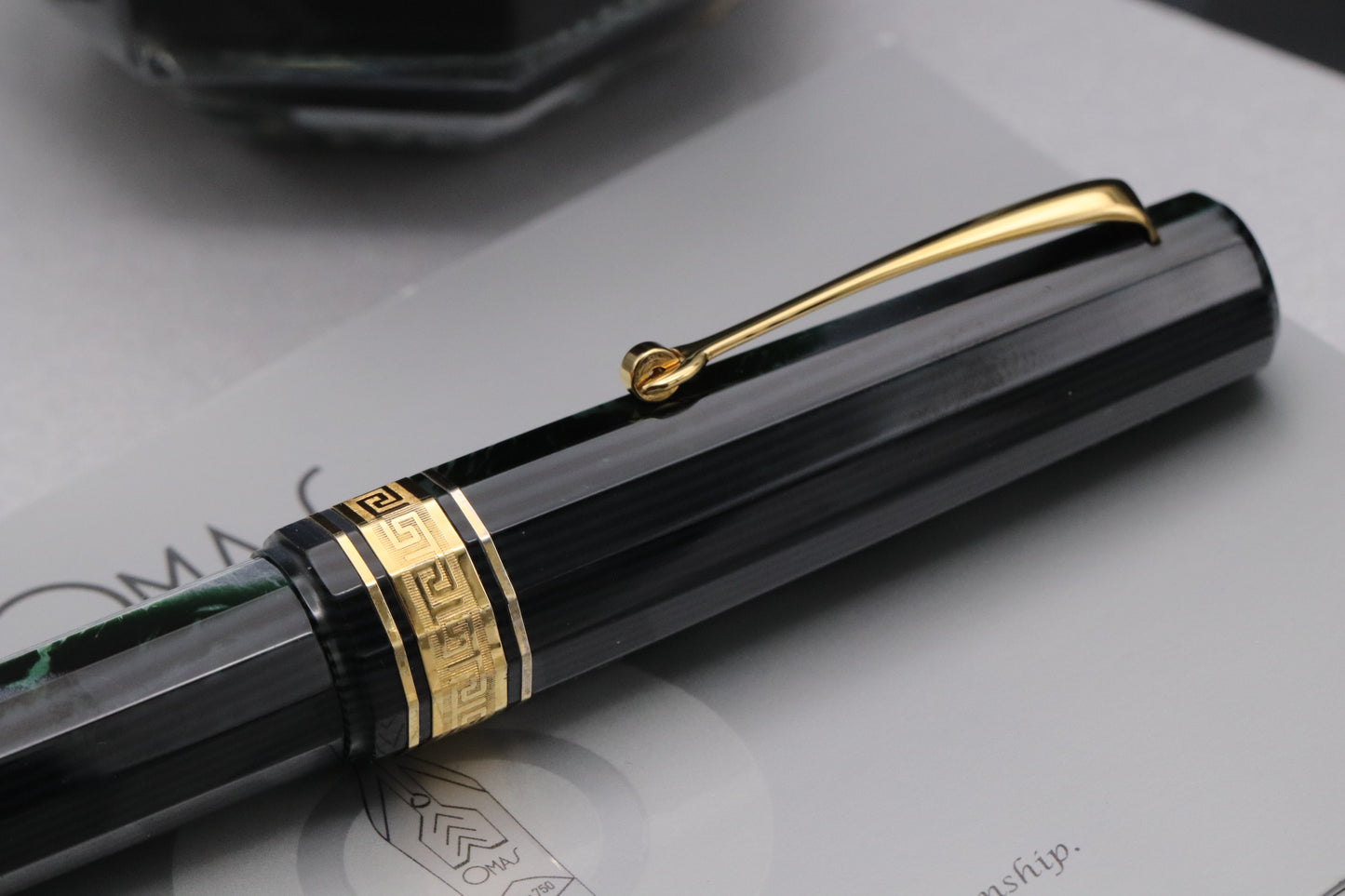 Omas Paragon Arco Verde Celluloid Gold LE80 Fountain Pen - Extra Flessible Nib