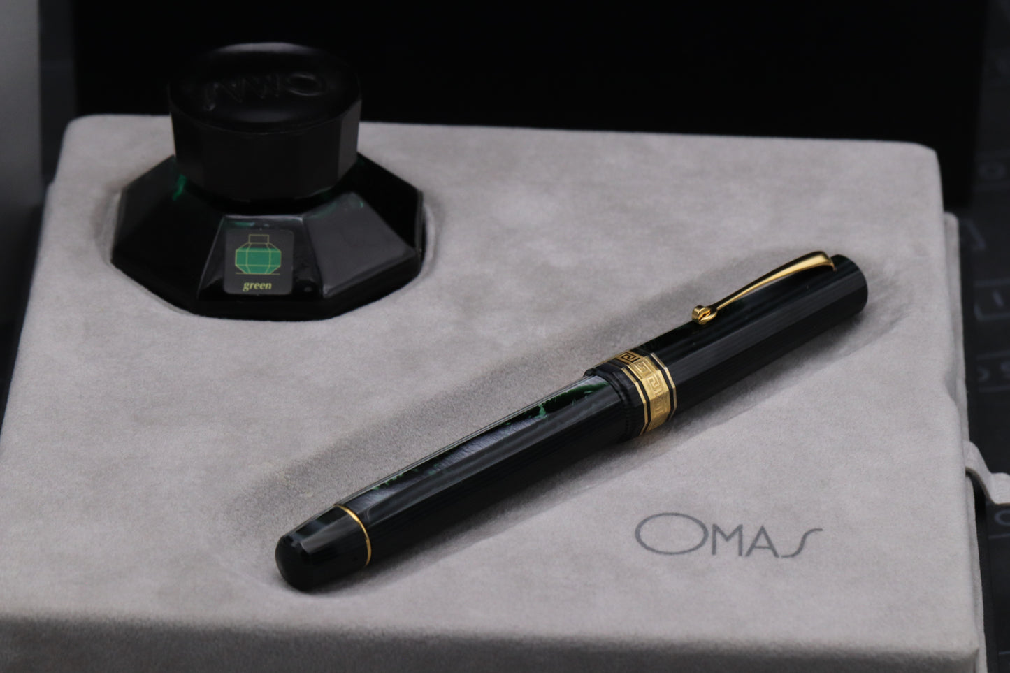 Omas Paragon Arco Verde Celluloid Gold LE80 Fountain Pen - Extra Flessible Nib