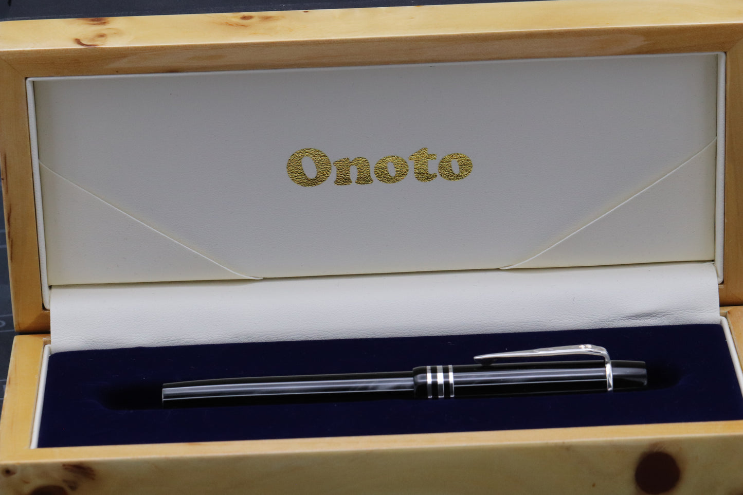 Onoto Magna Charles Dickens Pickwick Limited Edition Fountain Pen