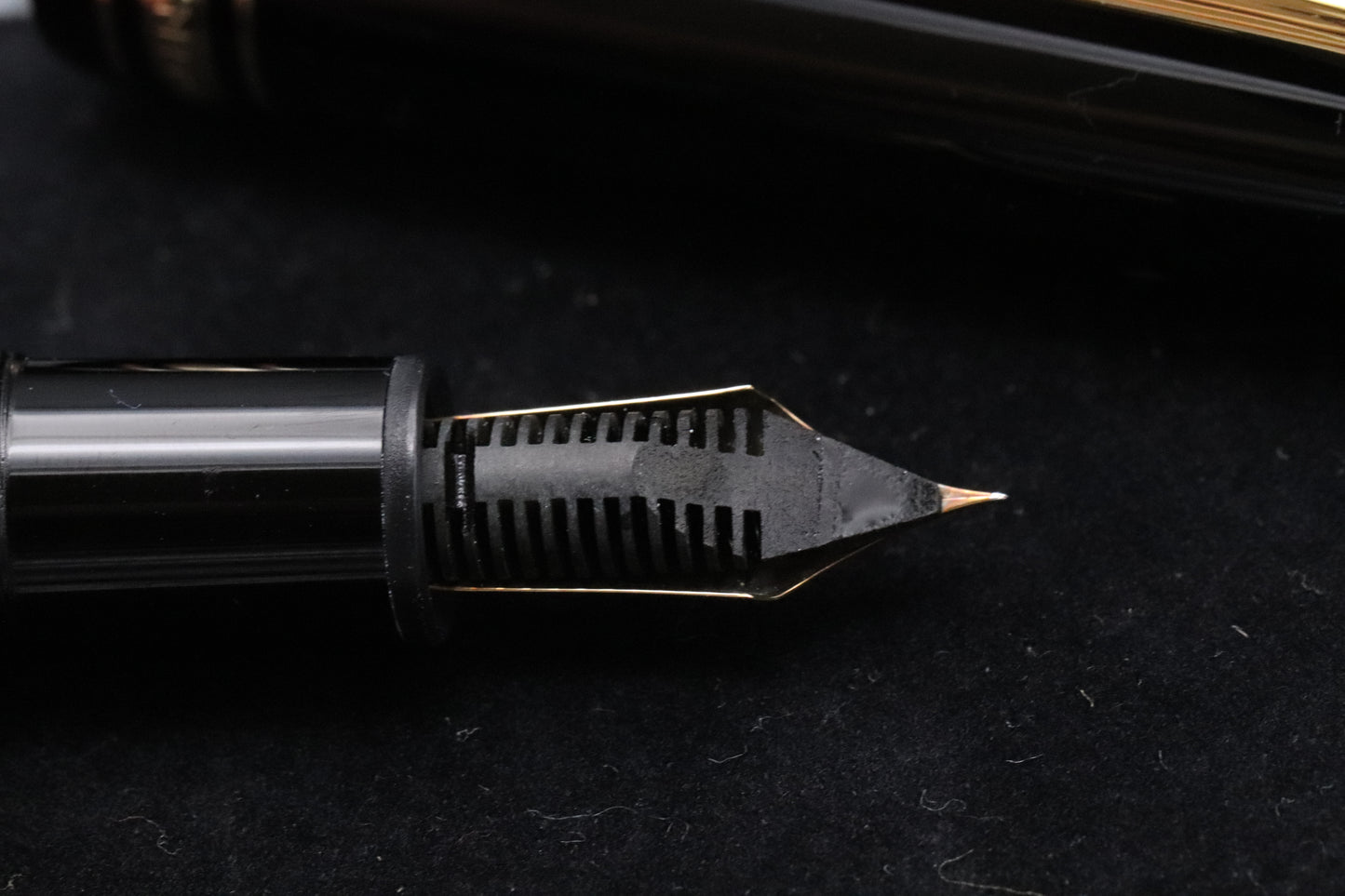 Montblanc Meisterstuck LeGrand Gold Line Fountain Pen - 1991 - NEVER INKED - EF