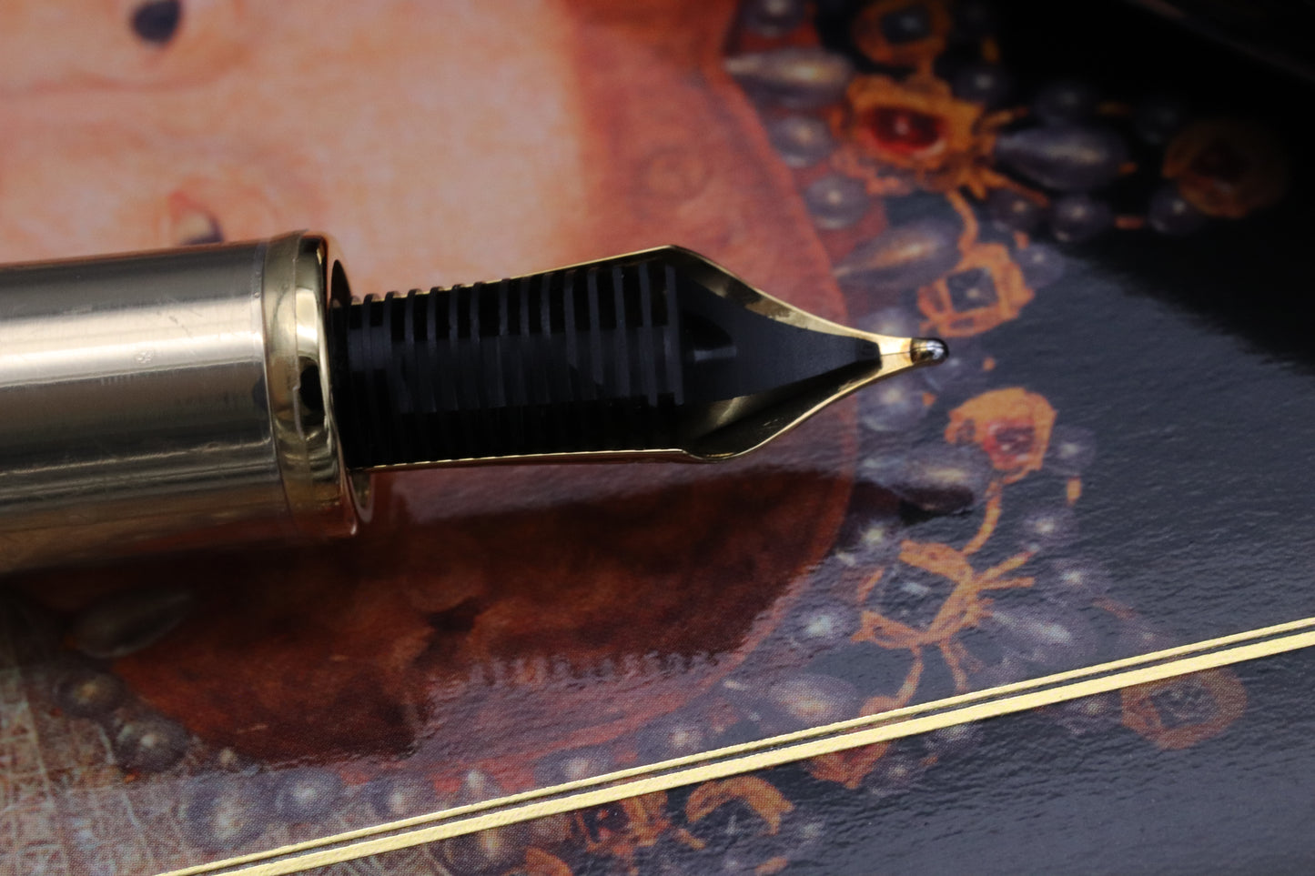 Montblanc Patron of Art 4810 Elizabeth I Fountain Pen - NEVER INKED
