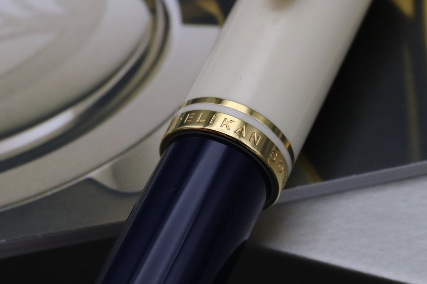 Pelikan Souveran M800 Cream Blue Fountain Pen - F Nib