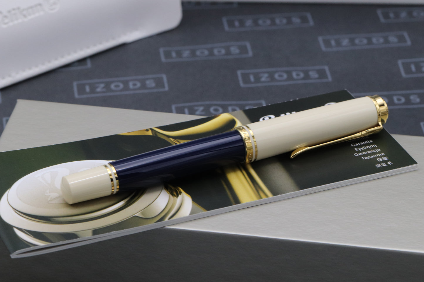 Pelikan Souveran M800 Cream Blue Fountain Pen - F Nib