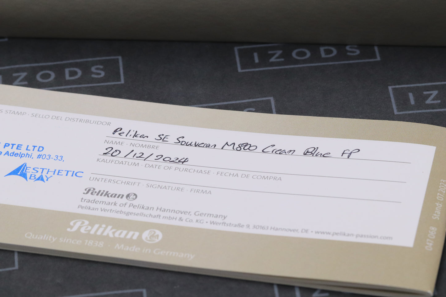 Pelikan Souveran M800 Cream Blue Fountain Pen - F Nib