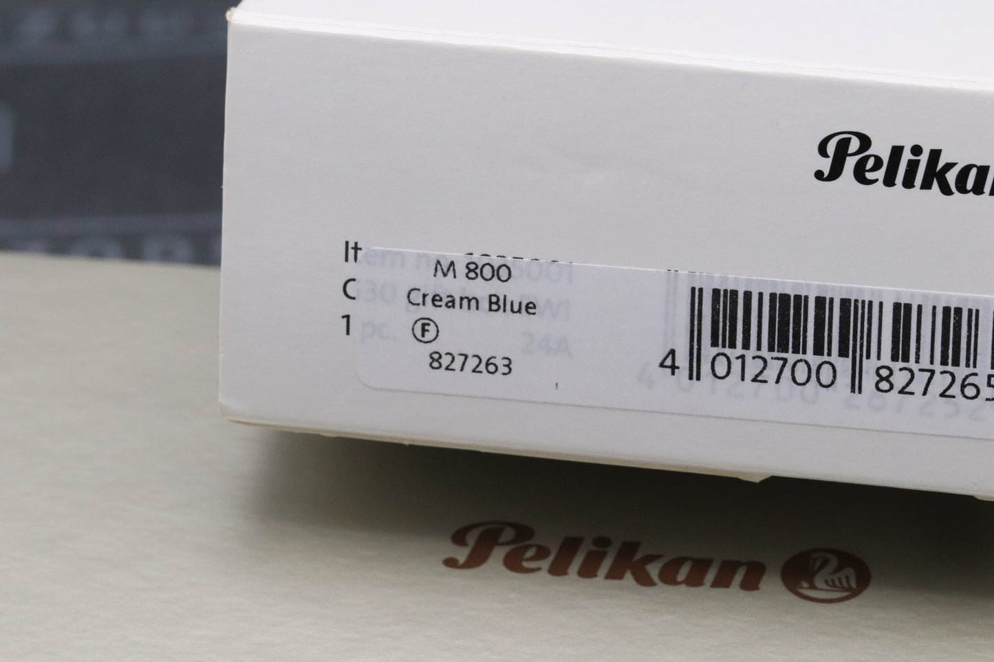 Pelikan Souveran M800 Cream Blue Fountain Pen - F Nib