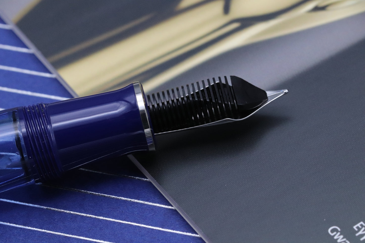 Pelikan Souveran M815 Metal Striped Blue Fountain Pen - EF Nib