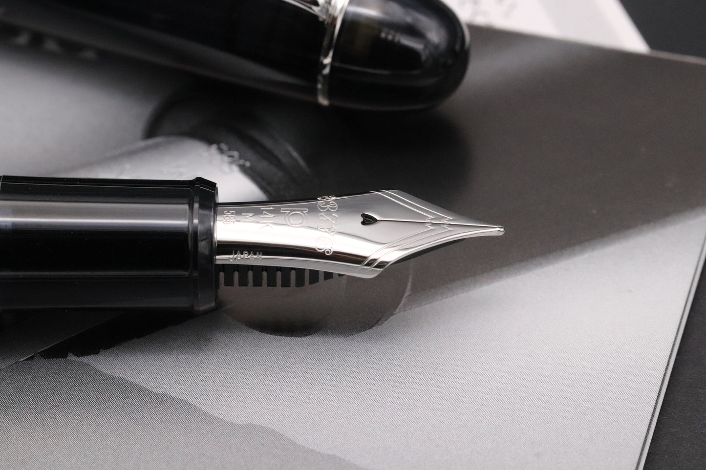 Platinum 3776 Black Diamond Fountain Pen