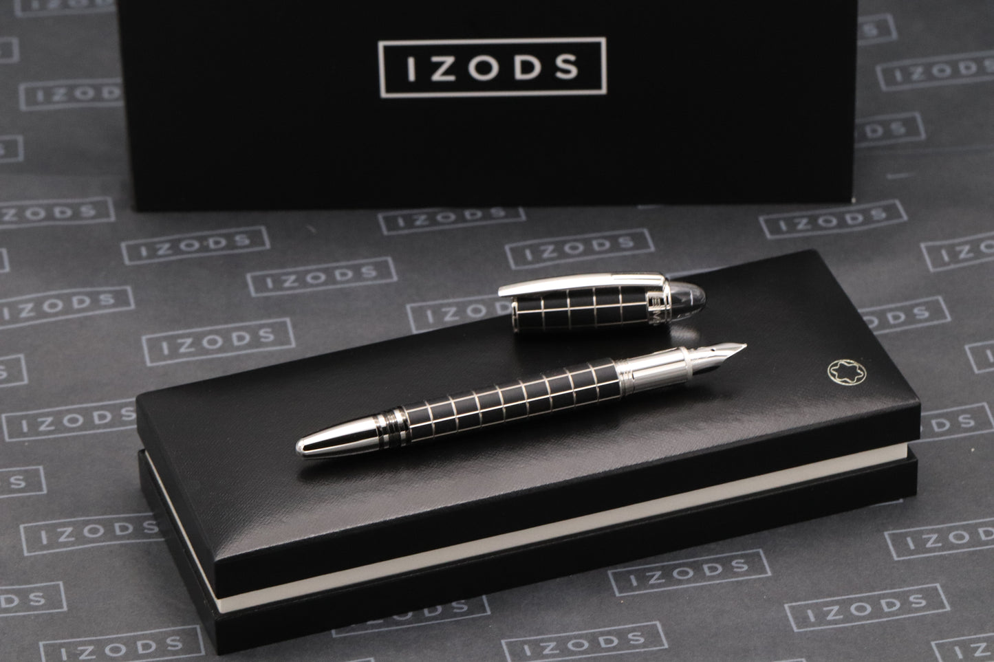 Montblanc Starwalker Rubber Platinum Fountain Pen - Serviced by MB Nov 2025