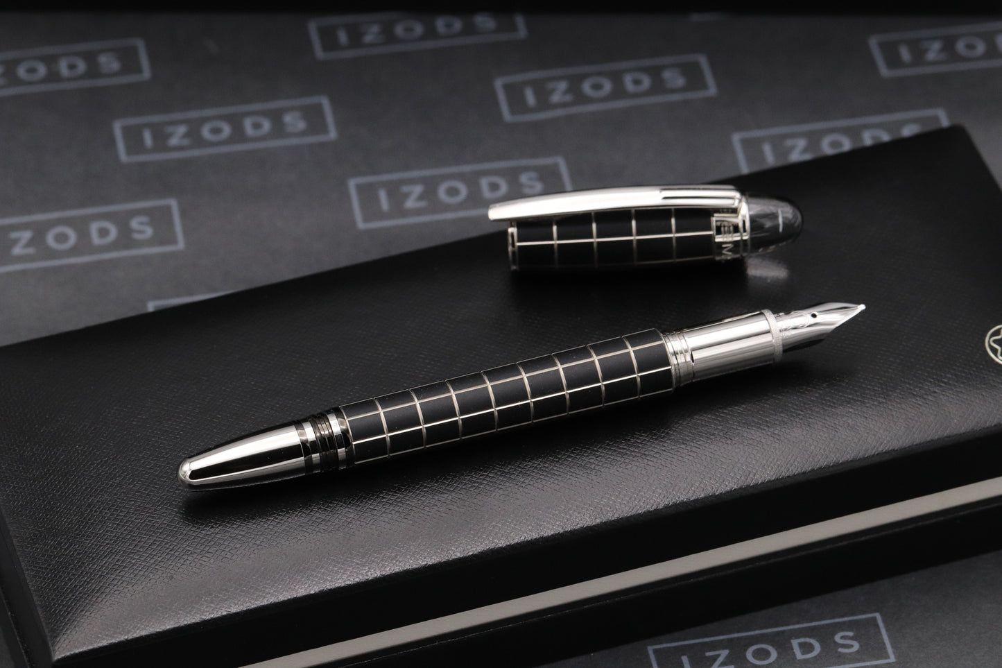 Montblanc Starwalker Rubber Platinum Fountain Pen - Serviced by MB Nov 2025