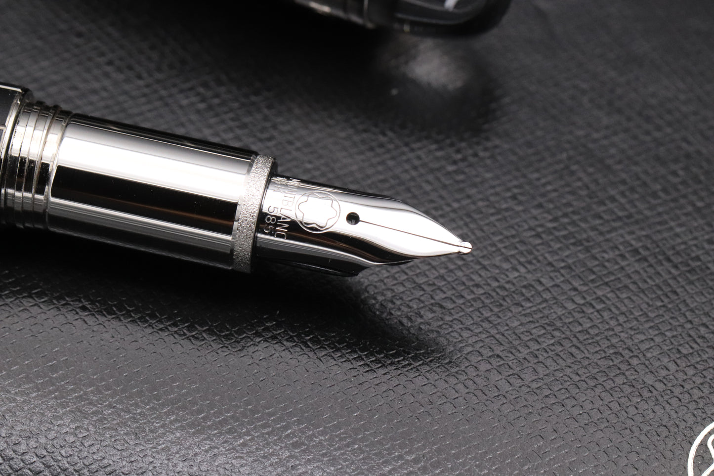 Montblanc Starwalker Rubber Platinum Fountain Pen - Serviced by MB Nov 2025