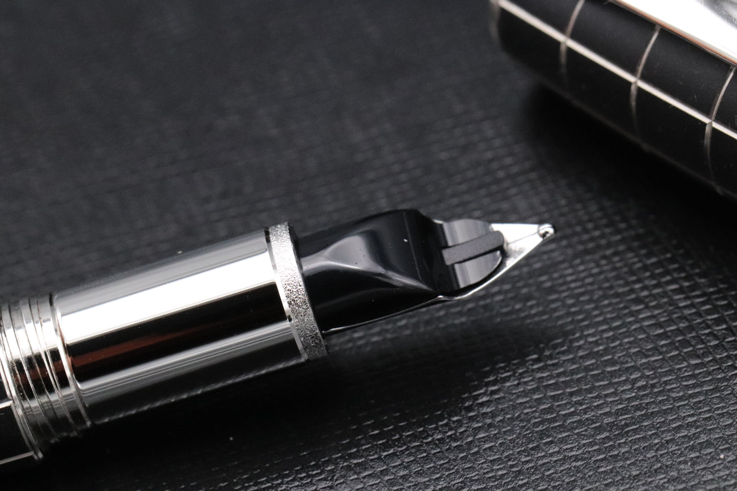 Montblanc Starwalker Rubber Platinum Fountain Pen - Serviced by MB Nov 2025