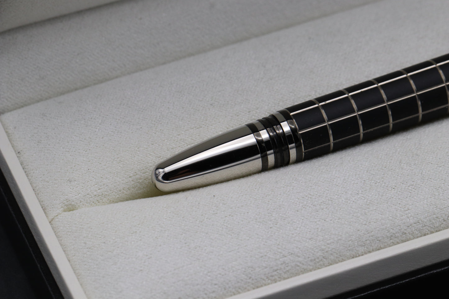 Montblanc Starwalker Rubber Platinum Fountain Pen - Serviced by MB Nov 2025