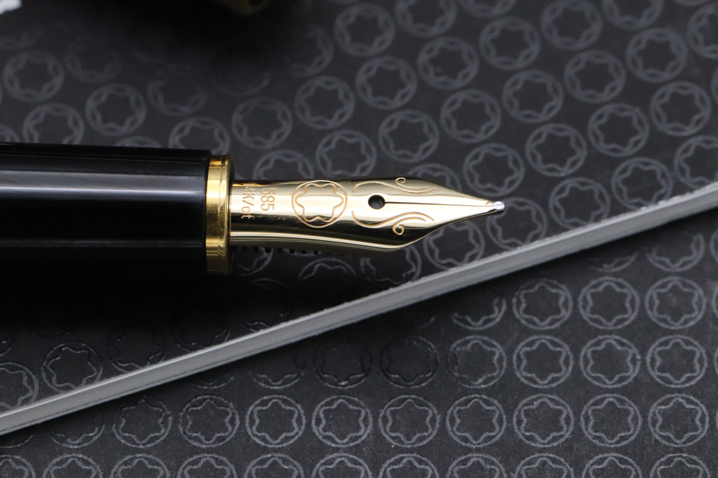 Montblanc Noblesse Oblige Black Fountain Pen