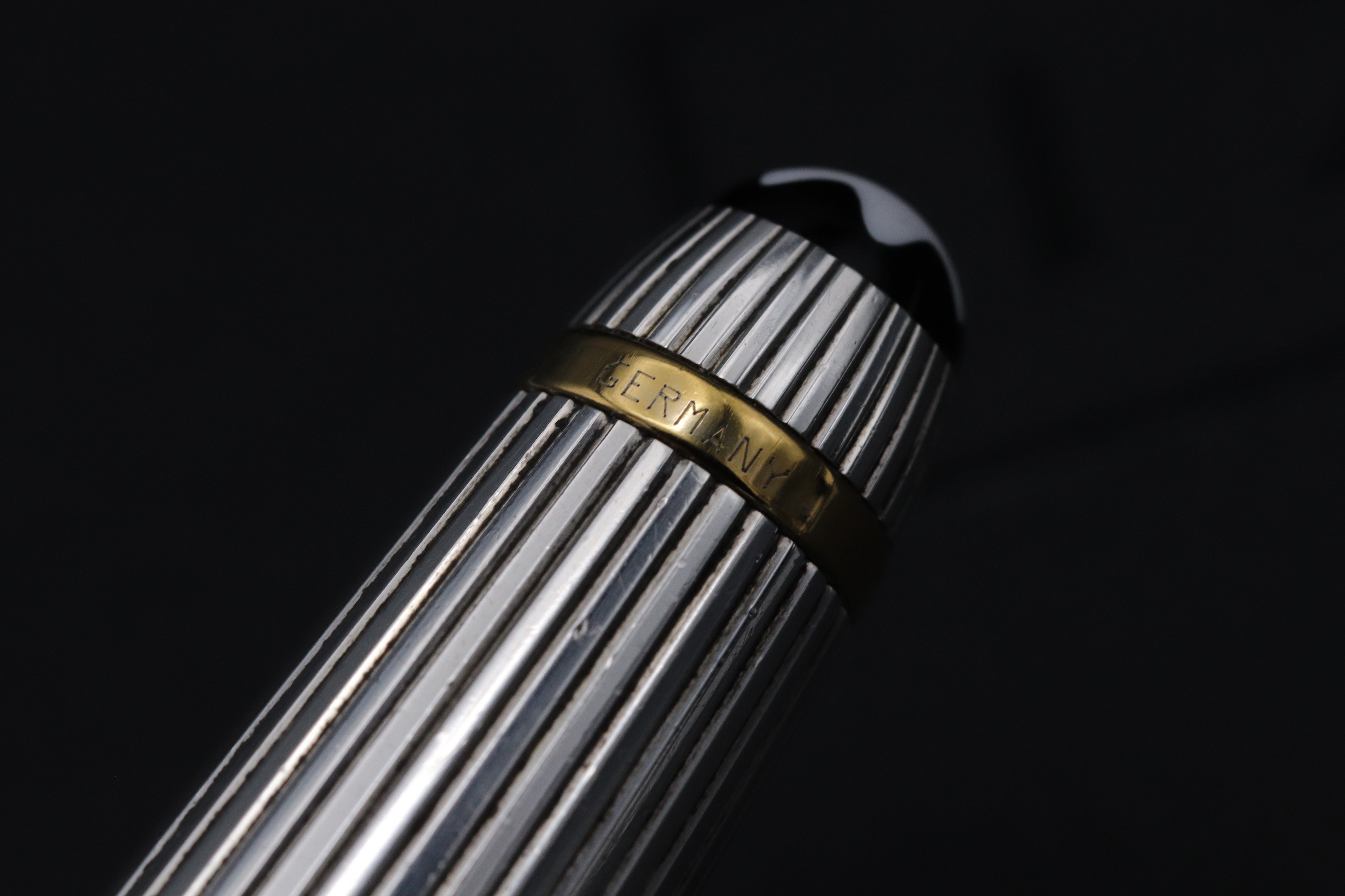 Montblanc Meisterstuck 165 Classique AG925 Pinstripe Solitaire